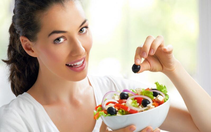 zeleninový salát na dietě pro cervikální osteochondrózu
